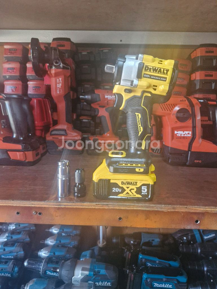 디월트충전임팩렌치DCF922 미드토크 속도조절2024--0