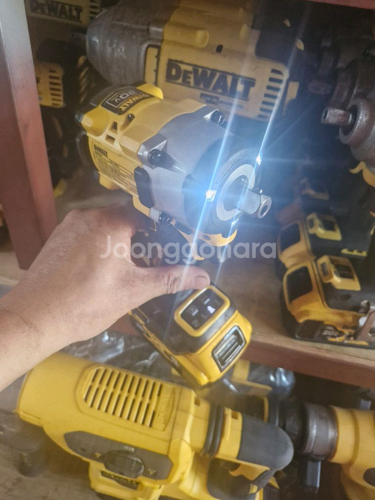 디월트충전임팩렌치DCF922 미드토크 속도조절2024--7