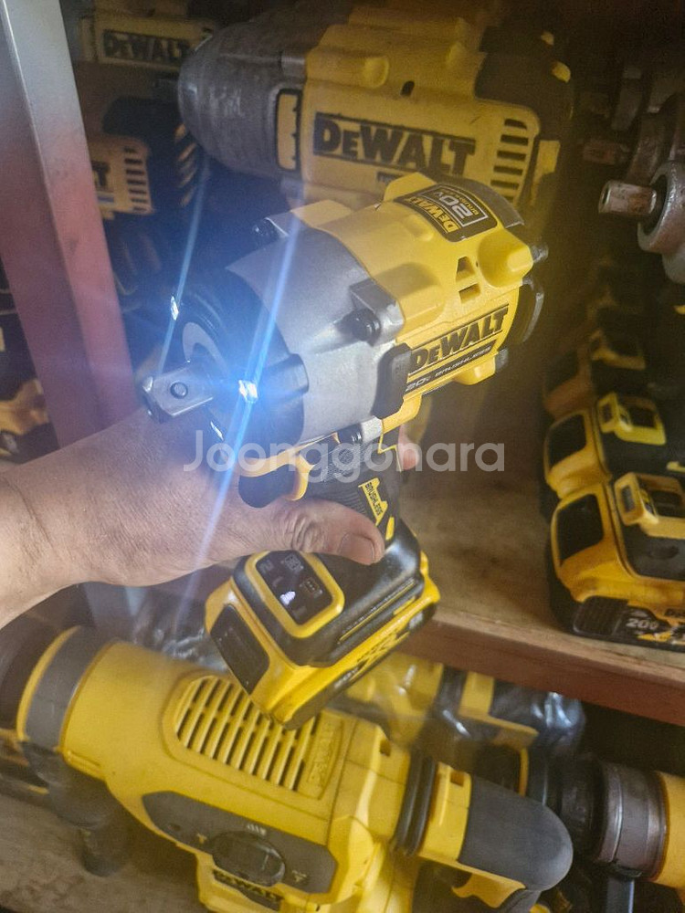 디월트충전임팩렌치DCF922 미드토크 속도조절2024--6