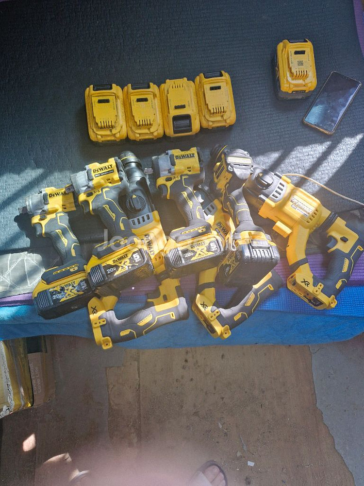 디월트충전임팩렌치DCF922 미드토크 속도조절2024--9