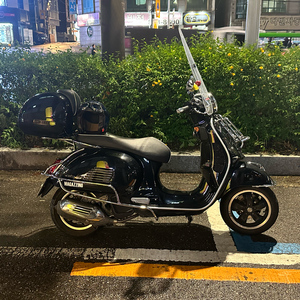 베스파 GTS125 블랙 판매
