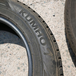 금호&넥센타이어 235/60R18 4짝 1대분 이미지