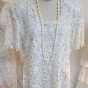 레이스 비스 블라우스