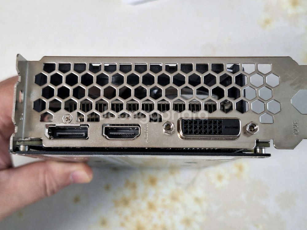 그래픽카드 GTX 1660 Ti--5