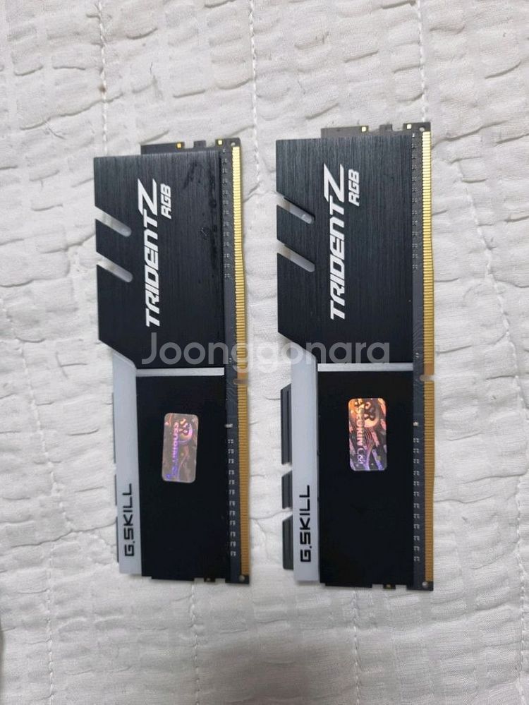 지스킬 램 16gb 3200 RGB--1