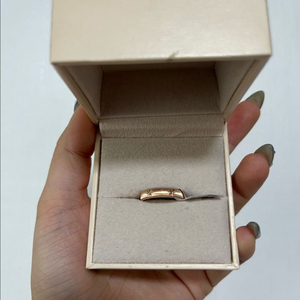 별빛 은하수의 패턴이 돋보이는 14k 금반지 판매