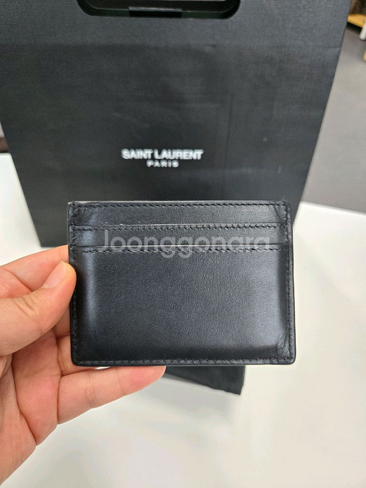 입생로랑 모노그램 로고 카드지갑 은장--1