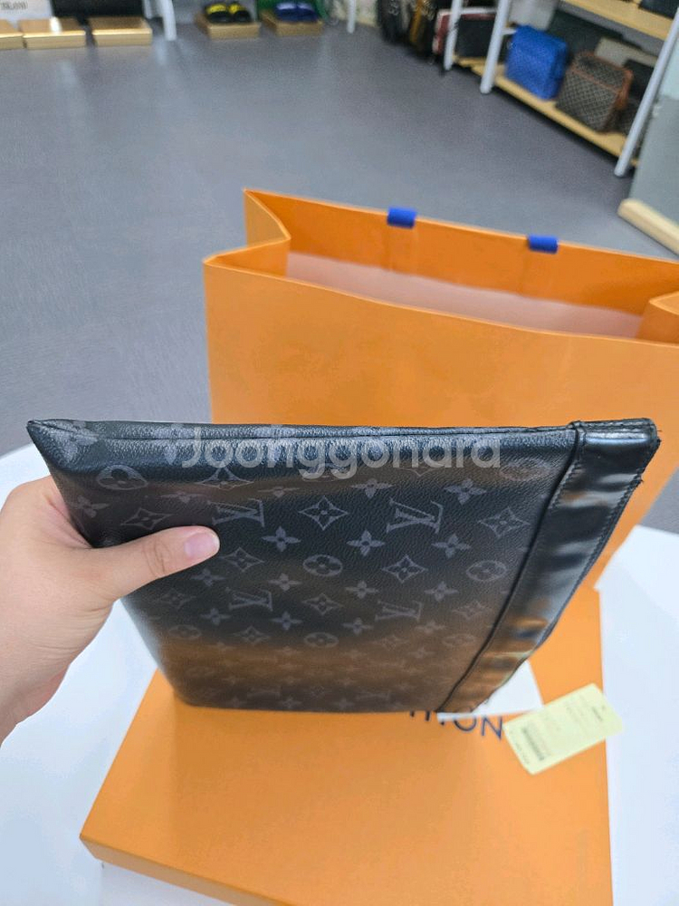 루이비통 이클립스 클러치백--3