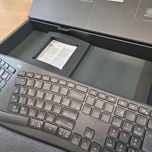 로지텍 인체공학 ergo k860 키보드. 국내 정발
