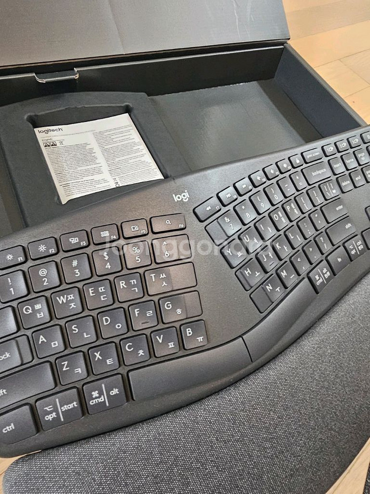 로지텍 인체공학 ergo k860 키보드. 국내 정발--1