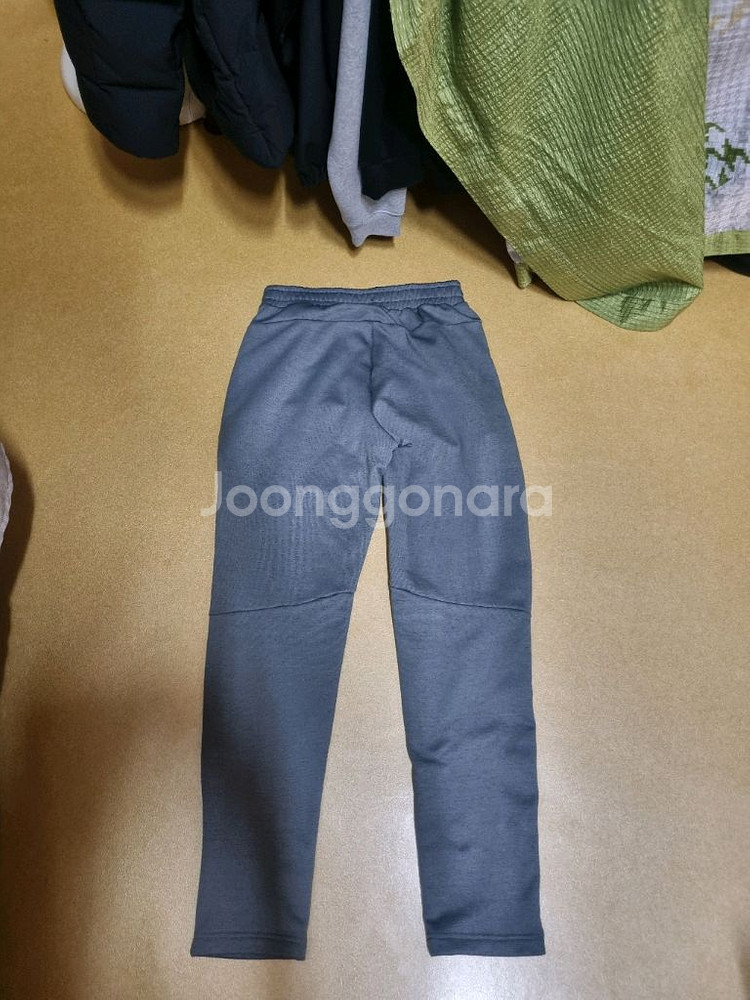 정품 노스페이스 트레이닝 바지 팝니다.--0