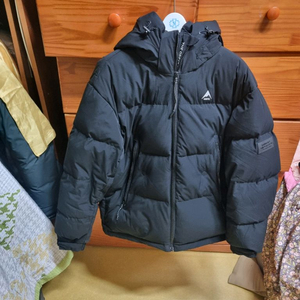 정품 노스페이스 패딩 팝니다.