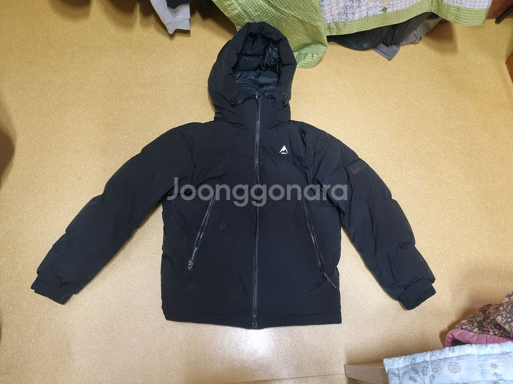 정품 네파 패딩 팝니다.--0
