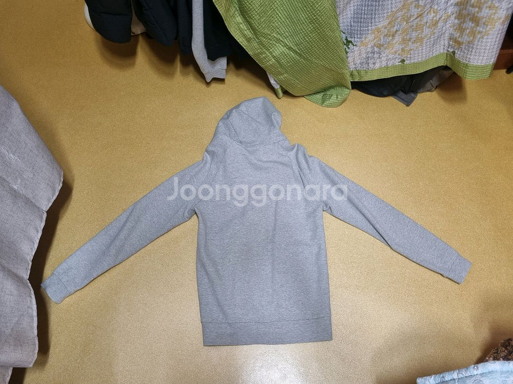 정품 데상트 후드집업 팝니다.--1