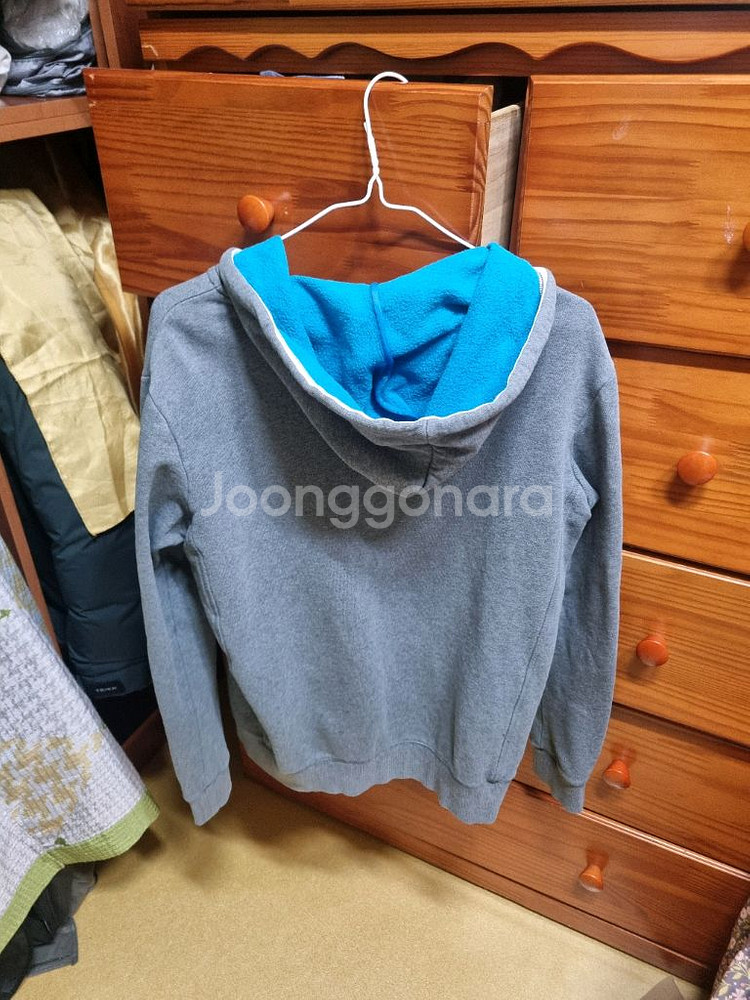 정품 데상트 후드집업 팝니다.--1