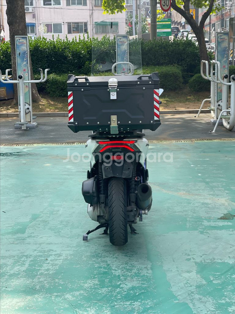 pcx125 요시무라구변 21년식 저렴하게 판매합니다--5