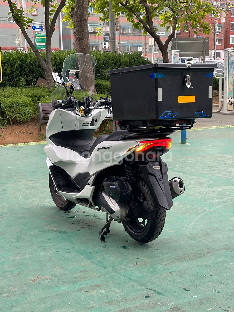 pcx125 24년식 3.1만Km 저렴하게 판매합니다--4