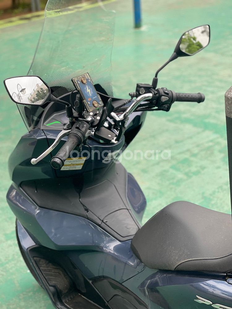 pcx125 22년식 4만Km 저렴하게 판매합니다--9