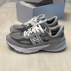 뉴발란스 990v6 우먼스 그레이 230사이즈 새상품