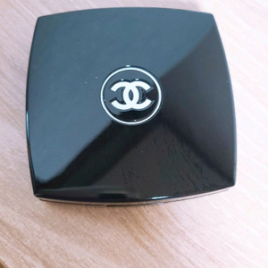 샤넬 아이브로우 팔레트 거의새것 저렴하게 팝니다