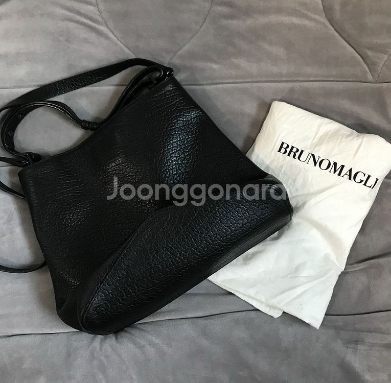 (무배)금강제화 브루노말리 소가죽 가방 크로스백--9