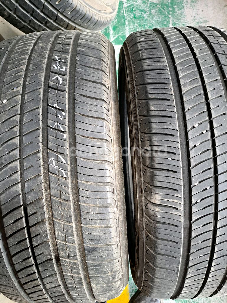 235 45 18 굳이어타이어 2짝--1
