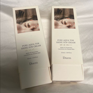 듀엠 퓨어 아쿠아 톡 선 에센스 50ml 새상품