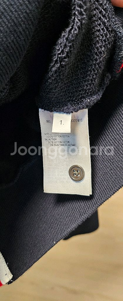 톰브라운 맨투맨 네이비 팝니다--3
