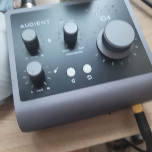 Audient iD4 mk2 오디오 인터페이스