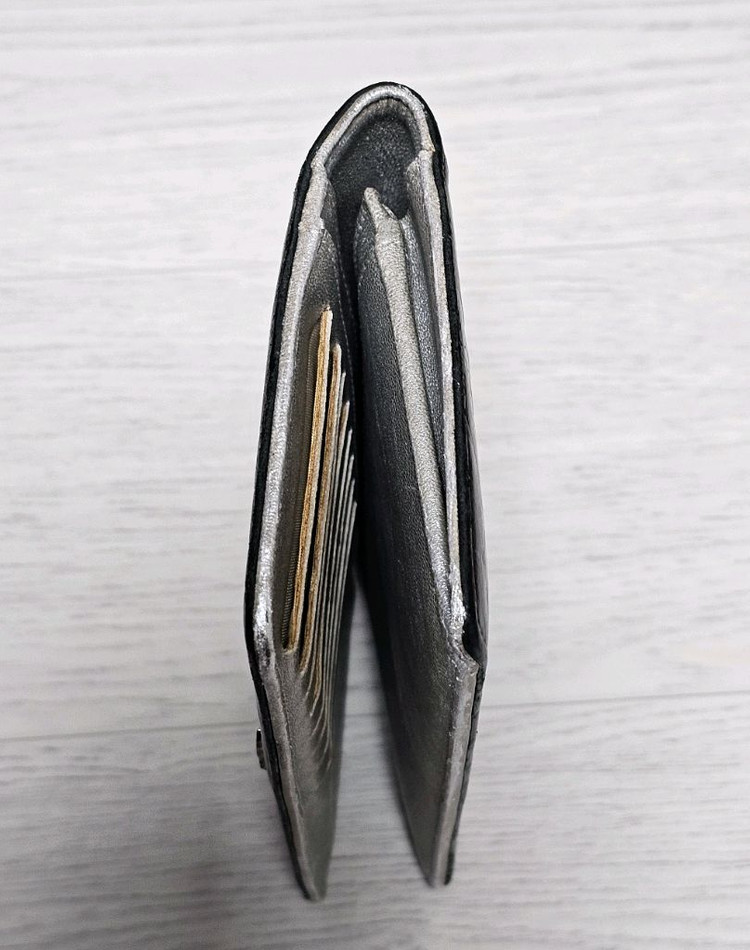 정품 샤넬 은장 까멜리아 장지갑 이미지