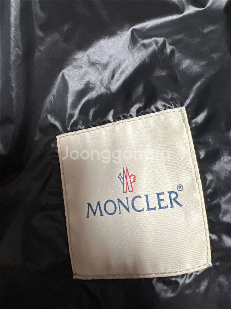 몽클레어패딩쪼끼 블랙 4사이즈--3