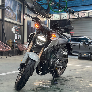 혼다 CB125R 오토바이