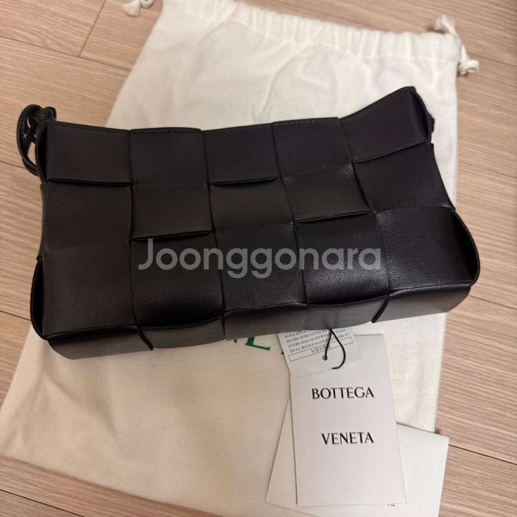보테가 베네타 카세트백 블랙 새상품--1
