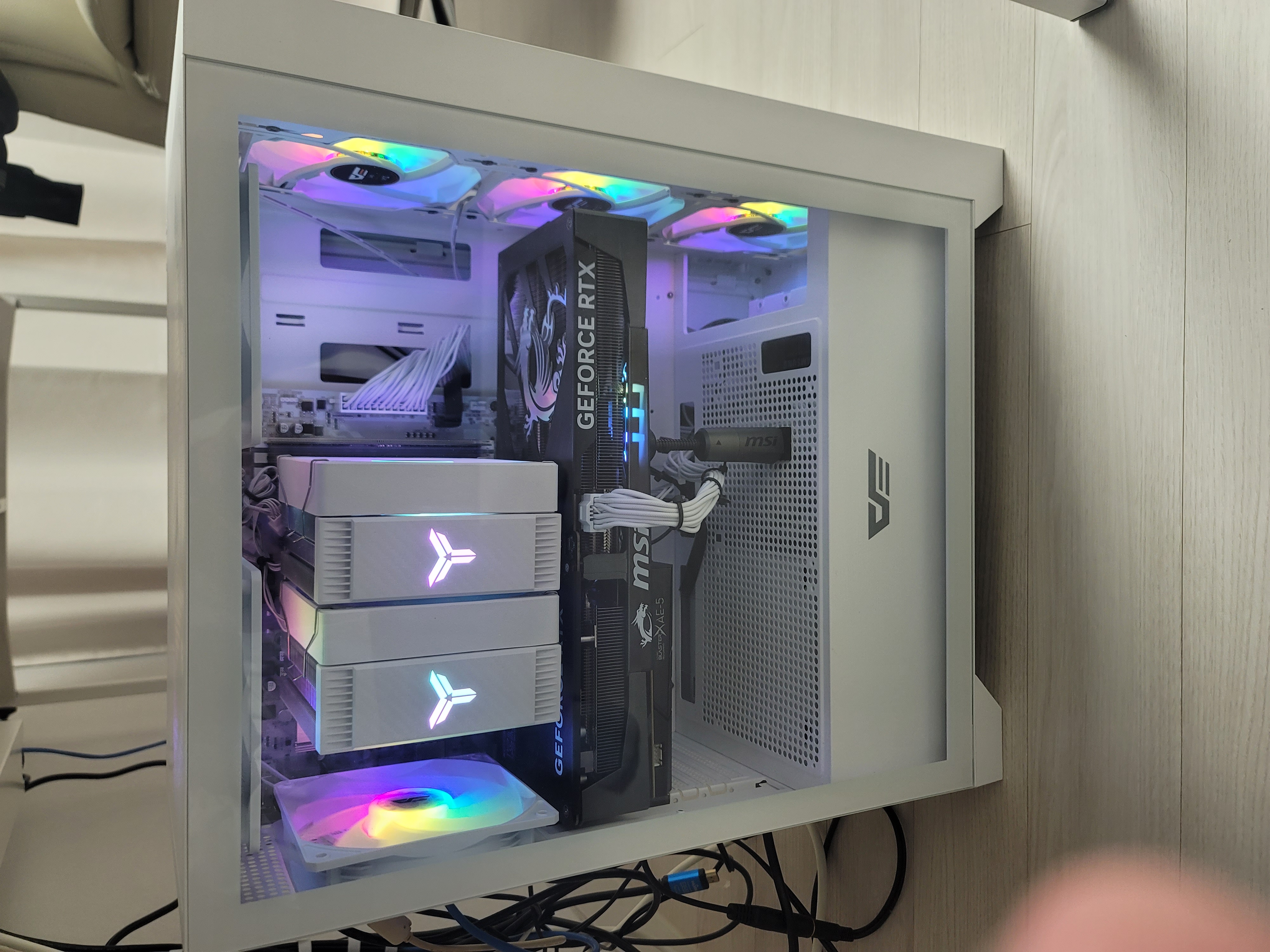 7800x3d 5070ti 트리오 / 반본 구매 가능