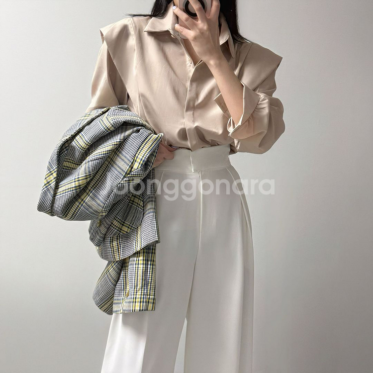 어깨패드 소매핀턱 히든단추 블라우스 셔츠--0