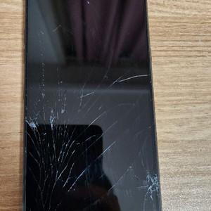 LG Q61 핸드폰 팝니다
