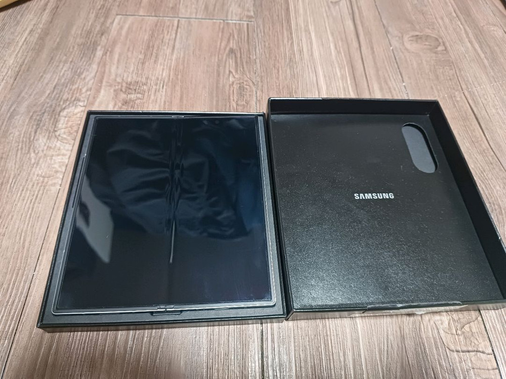 갤럭시Z폴드6 256GB 풀박스 판매 합니다--9