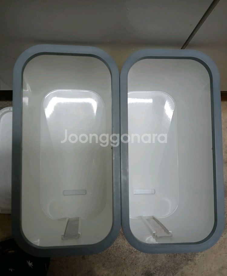 원터치 밀폐 쌀통 10kg 2개 일괄 15000원--1