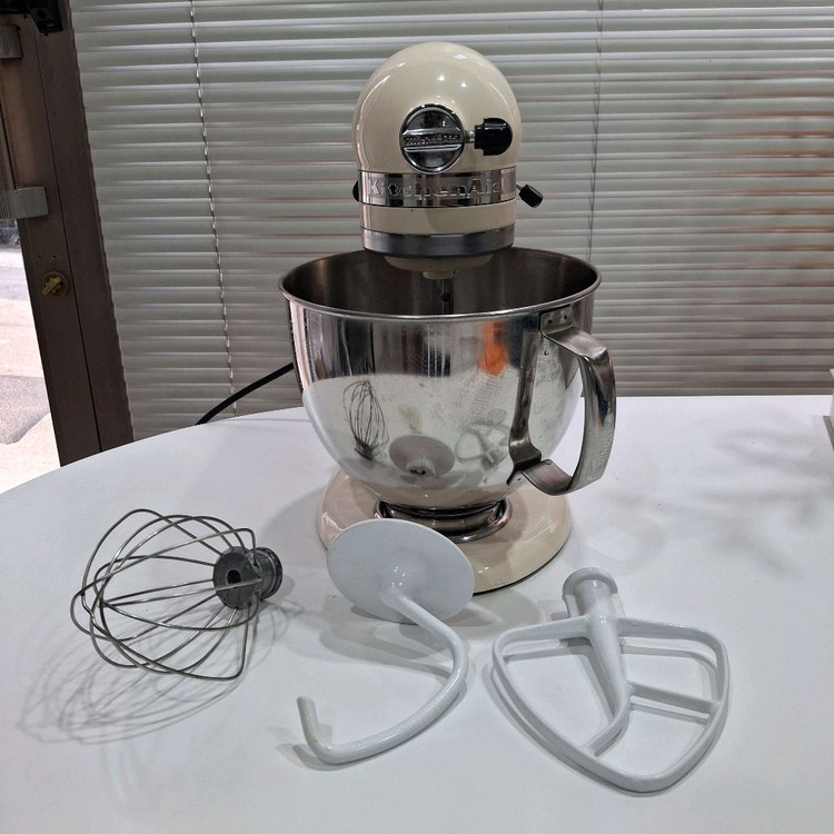 키친에이드 아티잔 5쿼터 반죽기 아몬드컬러 이미지