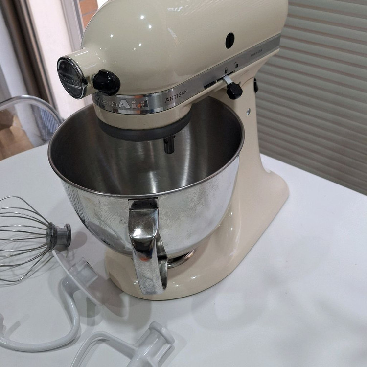 키친에이드 아티잔 5쿼터 반죽기 아몬드컬러 이미지