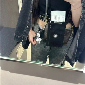 샤넬뷰티 매쉬 핸드폰백