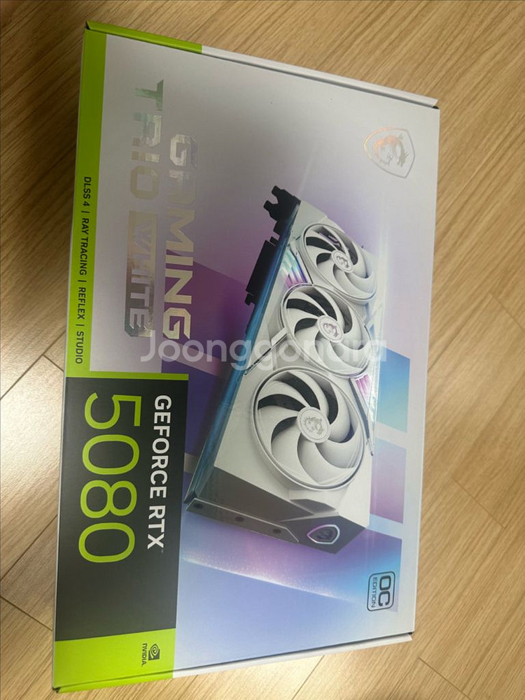 MSI RTX 5080 게이밍트리오 화이트--1