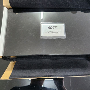 007 제임스본드 팔라듐 한정판 새제품 입니다.