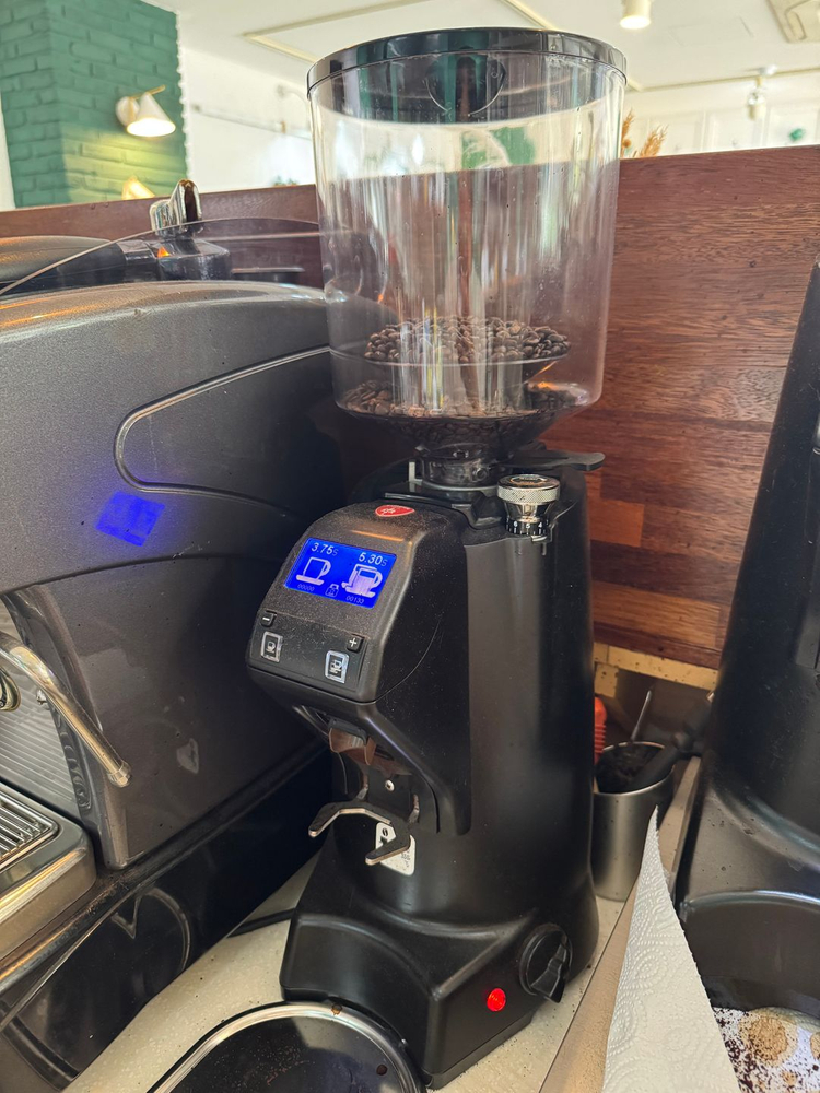 커피 그라인더 이미지