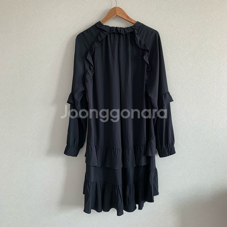 럭키슈에뜨 프릴 원피스--1