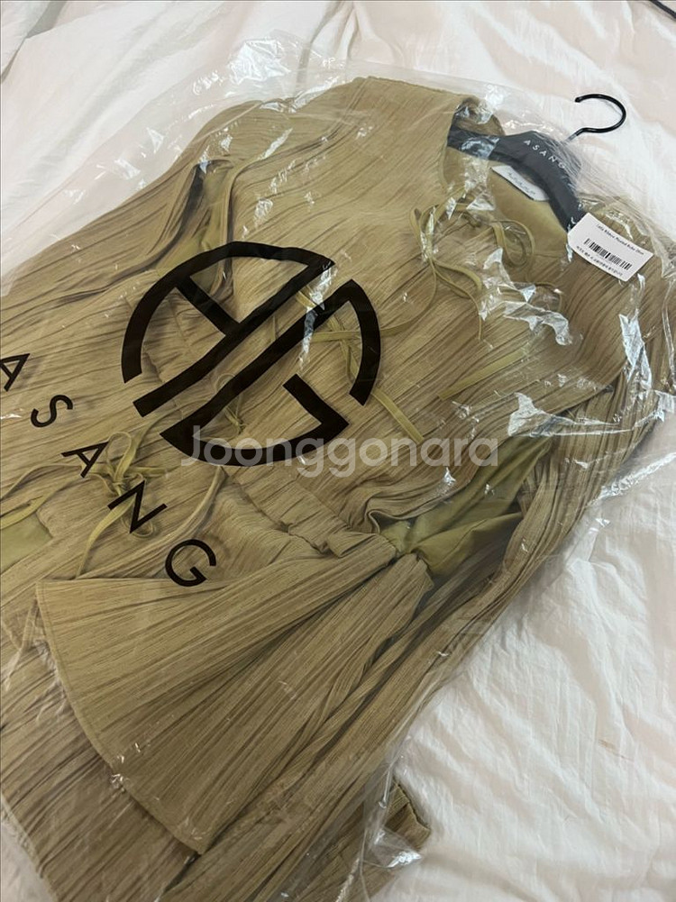 아상 리본 플리츠 로브 올리브컬러--3