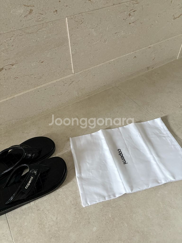 코페르니 블랙 크로크다일 샌들--3