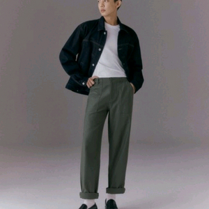 무신사 카키팬츠(새상품)