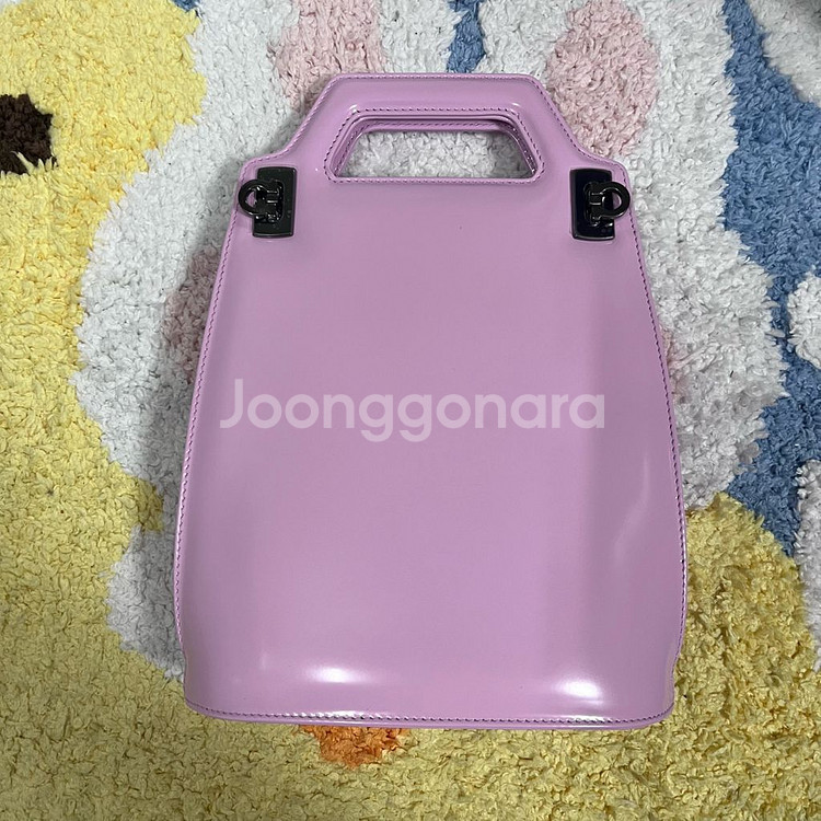 페라가모 WANDANS 간치니 버클 미니 크로스백--0