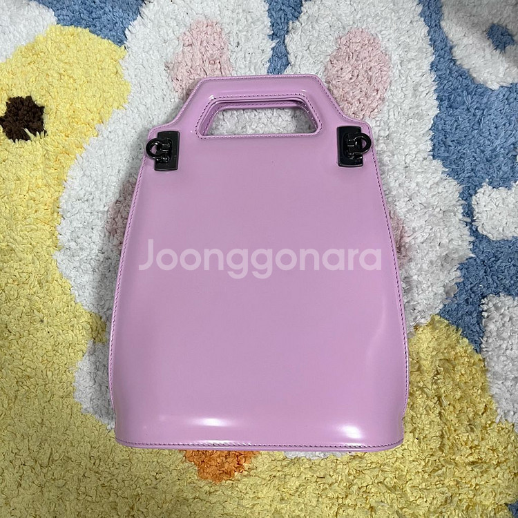 페라가모 WANDANS 간치니 버클 미니 크로스백--4